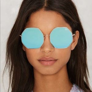 Quay kiss and yell sunglasses